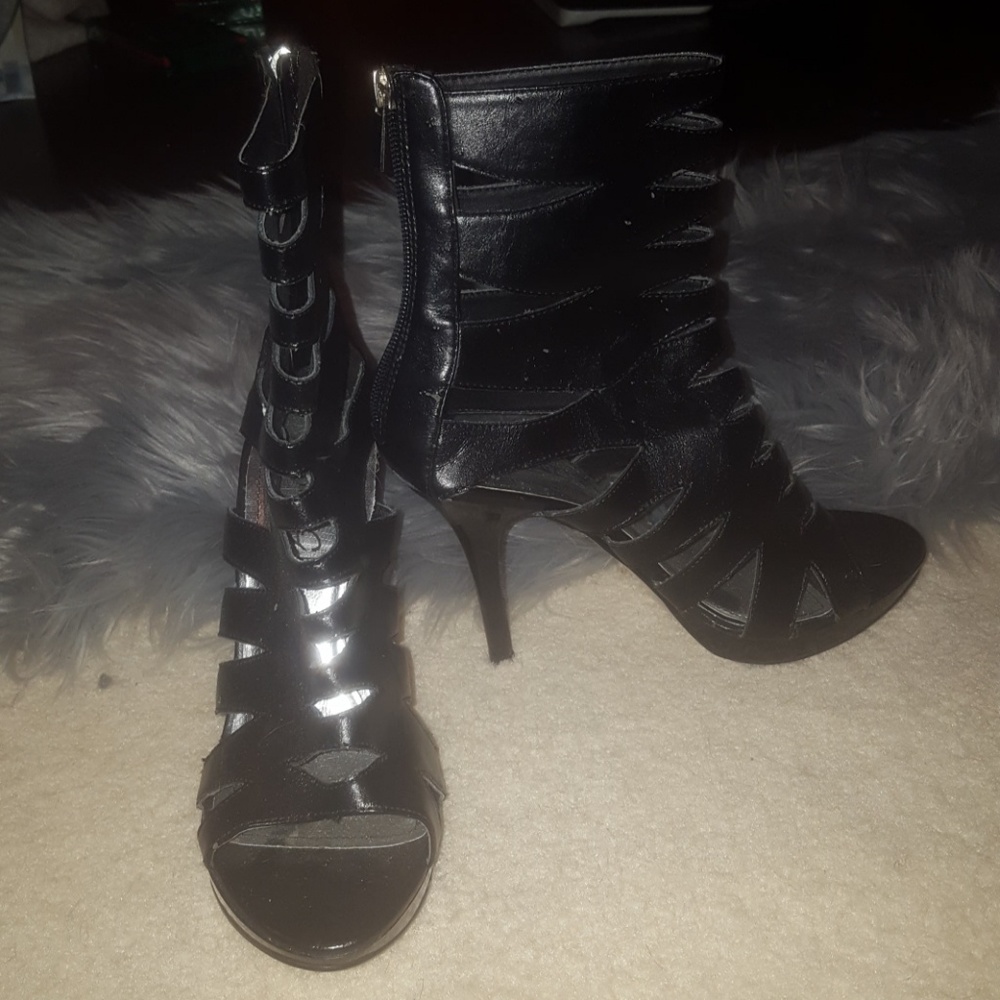 Rouge Helium Black Open Toe Heel - Size 7.5